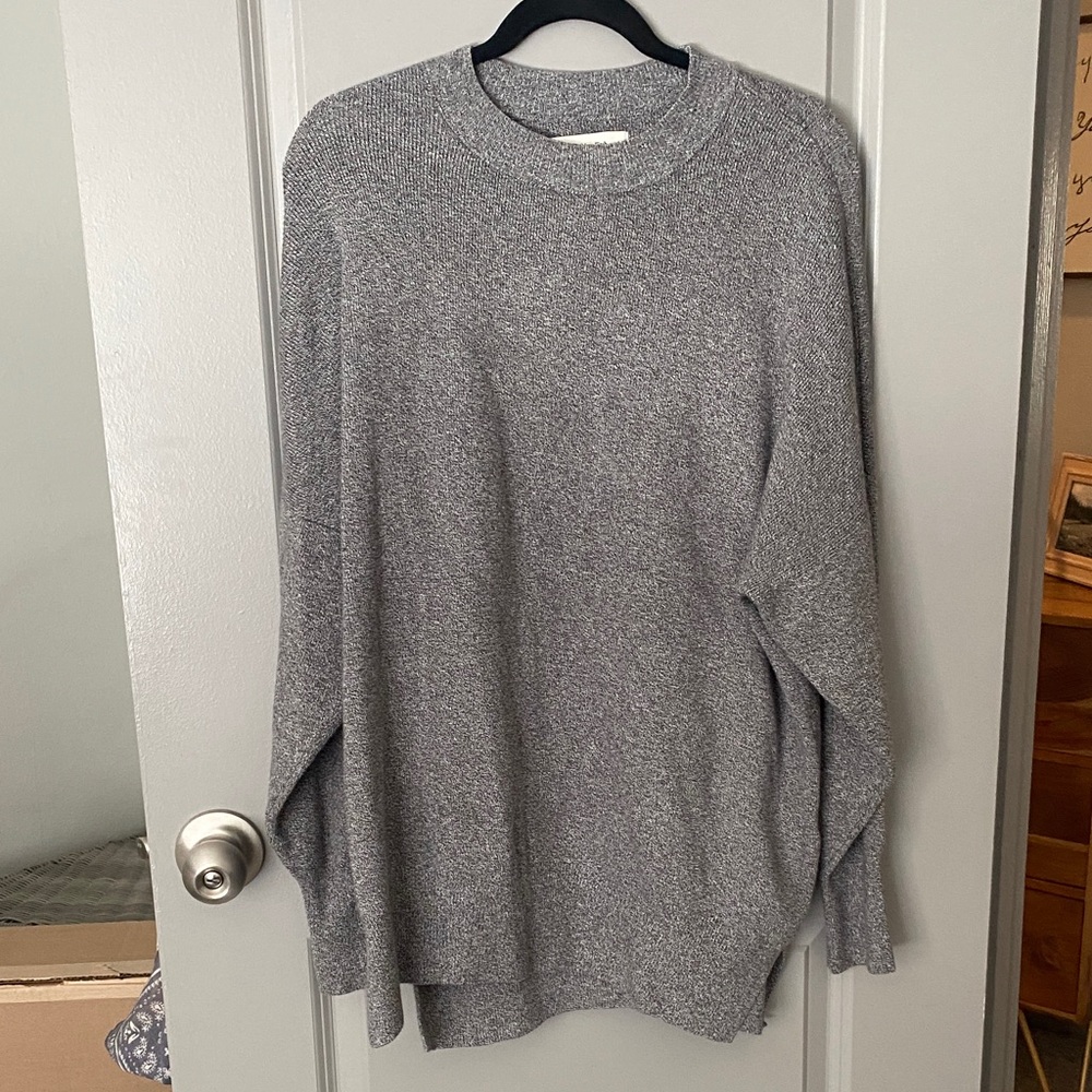 Abercrombie & Fitch Women's Gray Crewneck Sweater